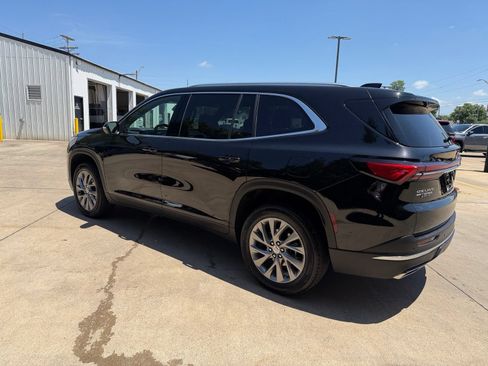 Used 2025 Buick Enclave Preferred w/ Power Package AWD/4WD image 12