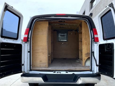 Used 2021 Chevrolet Express 2500 w/ Driver Convenience Package RWD image 21