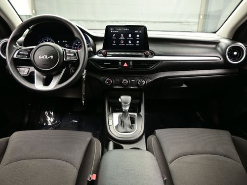 Used 2023 Kia Forte LXS w/ LXS Technology Package FWD image 16