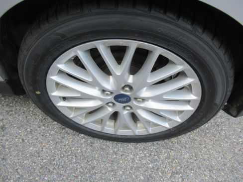 Used 2014 Ford Focus Titanium FWD image 10