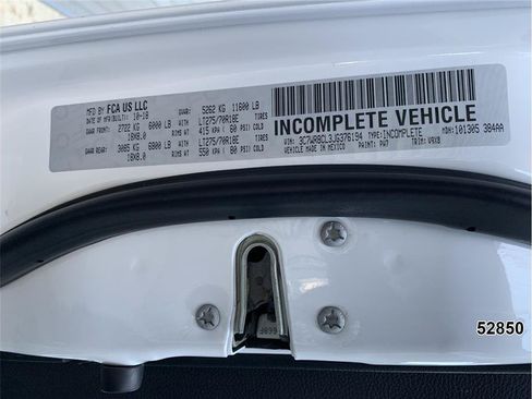 Used 2018 RAM 3500 Tradesman w/ Chrome Appearance Group RWD image 13