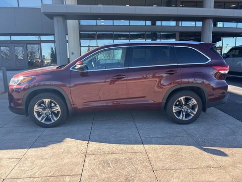 Used 2019 Toyota Highlander Limited Platinum image 2