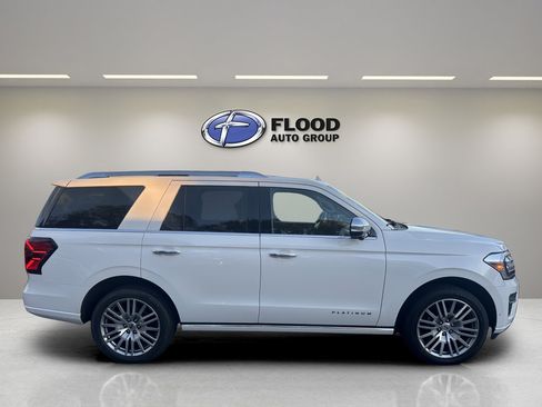 Certified 2022 Ford Expedition Platinum image 5