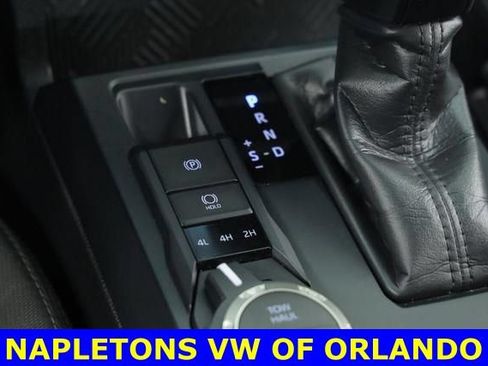 Used 2025 Toyota Tacoma SR5 AWD/4WD image 19