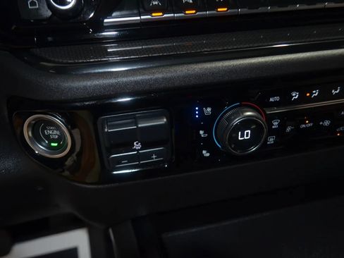 Used 2023 Chevrolet Silverado 1500 ZR2 w/ Technology Package image 38