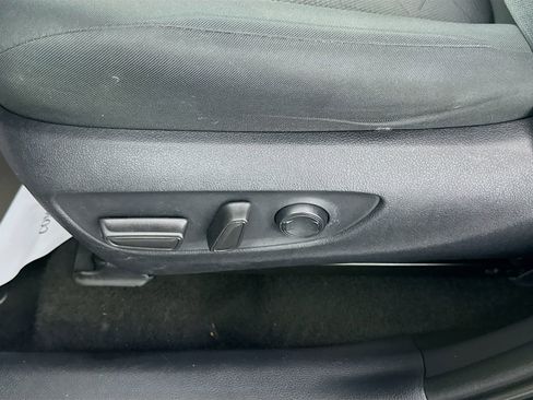 Used 2021 Toyota RAV4 XLE FWD image 18