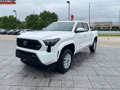 New 2025 Toyota Tacoma SR5