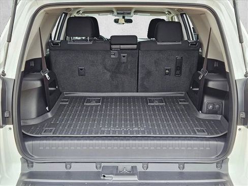 Used 2019 Toyota 4Runner SR5 AWD/4WD image 6