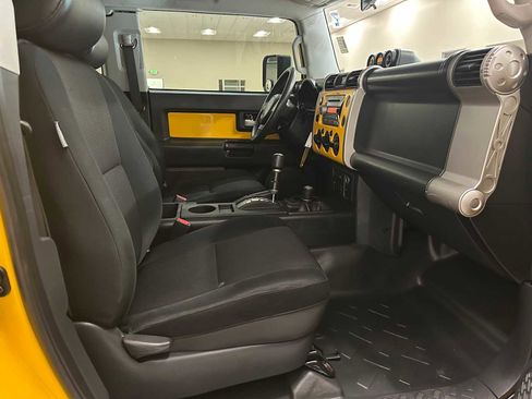 Used 2008 Toyota FJ Cruiser 4WD image 25