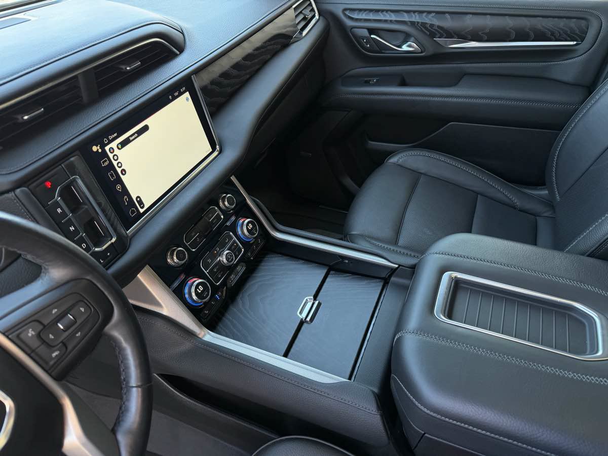 Used 2023 GMC Yukon Denali w/ Denali Reserve Package AWD/4WD image 16