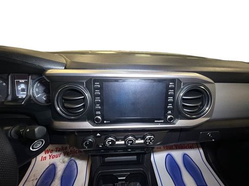 Used 2022 Toyota Tacoma SR5 w/ SR5 Appearance Package (SM) image 8