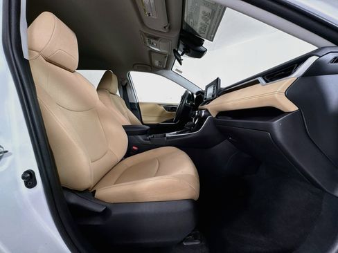 Used 2020 Toyota RAV4 LE AWD/4WD image 27