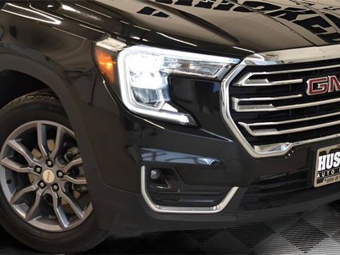Used 2024 GMC Terrain SLT image 15