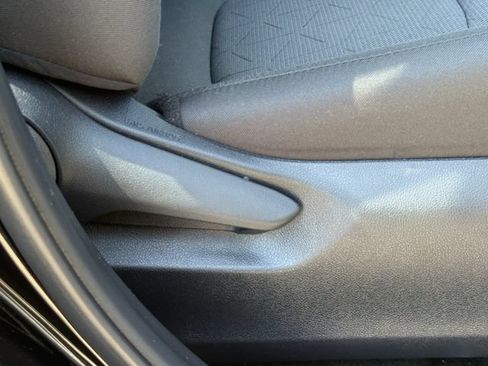 Used 2025 Toyota RAV4 XLE FWD image 30