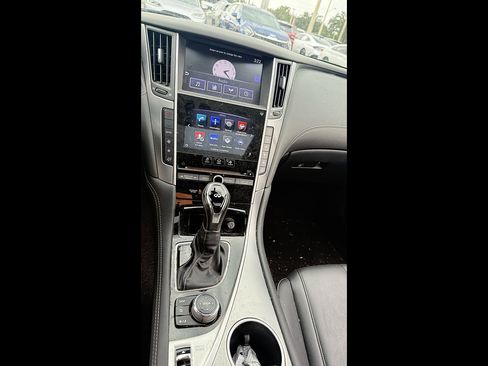 Used 2018 INFINITI Q60 3.0t Luxe RWD image 5