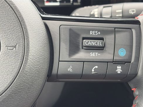Used 2026 Nissan Kicks SR FWD image 23