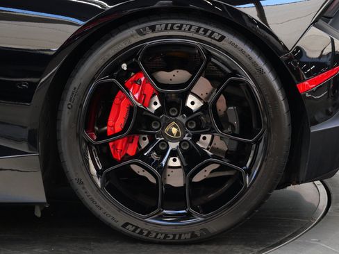 Used 2019 Lamborghini Huracan LP 580-2 RWD image 11