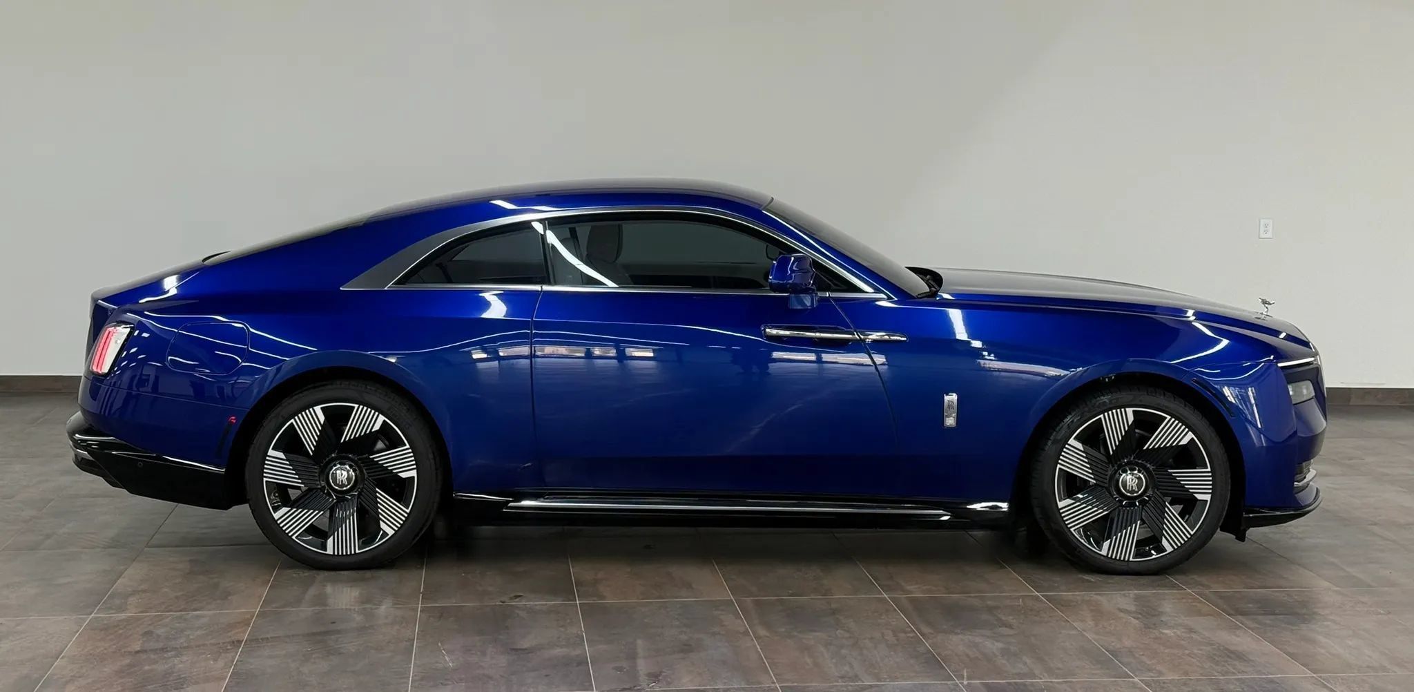 Used 2025 Rolls-Royce Spectre AWD/4WD image 15