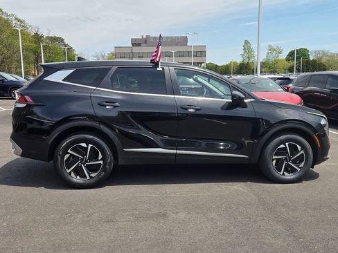 Used 2023 Kia Sportage LX AWD/4WD image 3