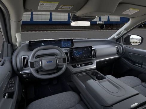 New 2025 Ford Expedition Max Active image 9
