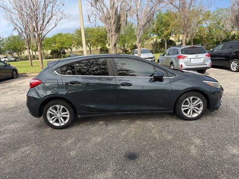 Used 2019 Chevrolet Cruze LT w/ Convenience Package image 6