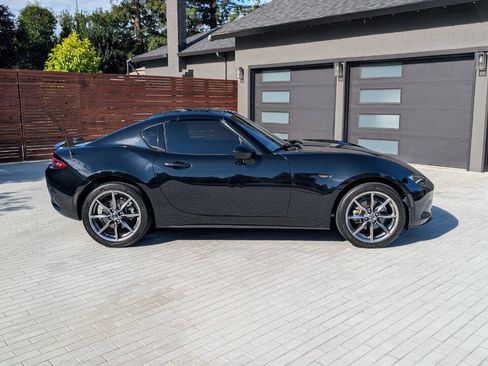Used 2022 MAZDA MX-5 Miata RF Grand Touring RWD image 2