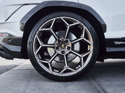 Used 2024 Lamborghini Urus Performante image 24