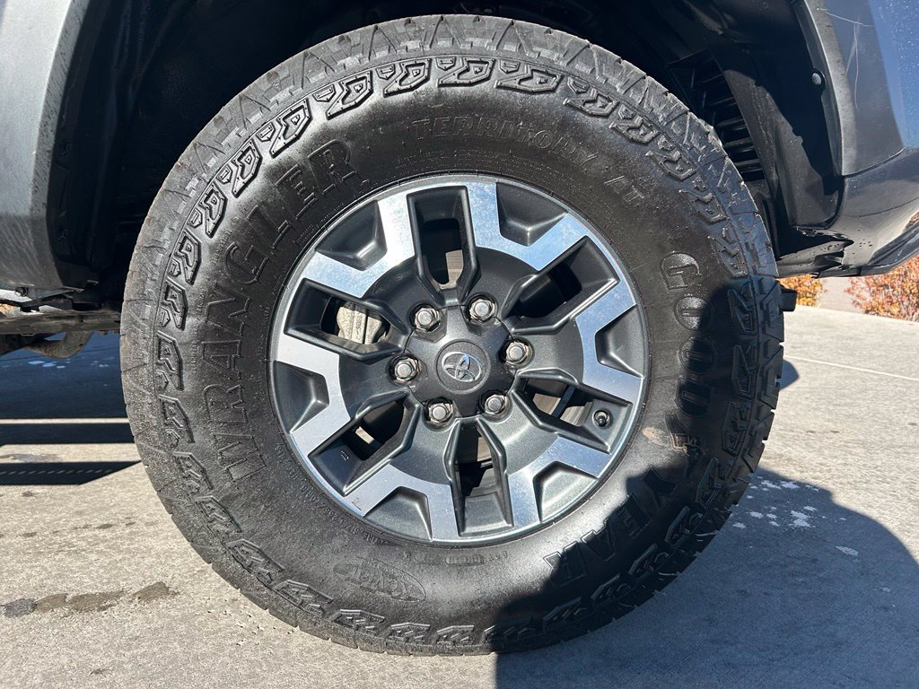 Used 2023 Toyota Tacoma TRD Off-Road AWD/4WD image 31
