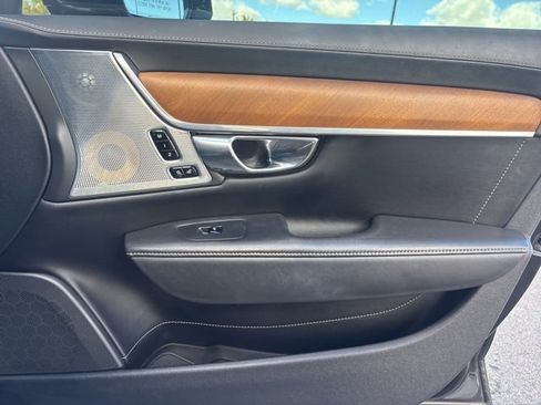 Used 2017 Volvo S90 T6 Inscription w/ Vision Package image 11