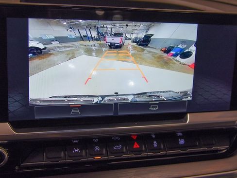 Used 2022 GMC Sierra 1500 SLT w/ SLT Convenience Package image 28