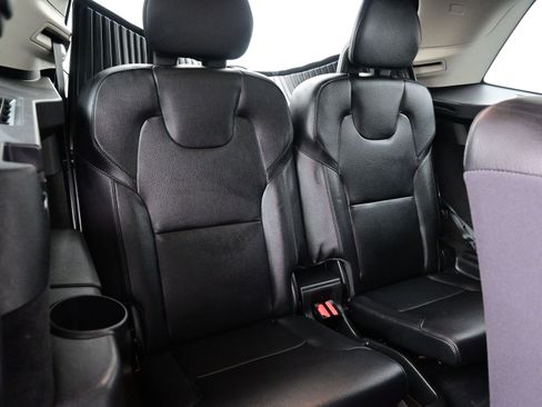 Used 2021 Volvo XC90 T6 Momentum w/ Advanced Package image 18