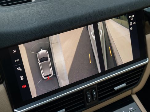Certified 2023 Porsche Cayenne AWD/4WD image 31