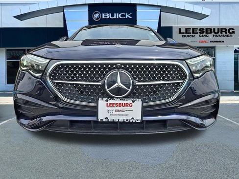 Used 2025 Mercedes-Benz E 350 4MATIC Sedan image 2