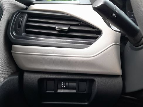 Certified 2025 Subaru Forester AWD/4WD image 15