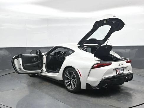 Used 2022 Toyota Supra w/ Safety & Technology Package RWD image 48