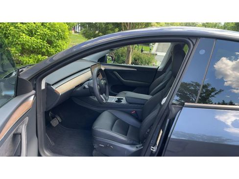 Used 2023 Tesla Model Y Long Range AWD/4WD image 5