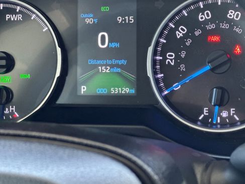 Used 2020 Toyota RAV4 LE w/ All Weather Liner Package AWD/4WD image 19