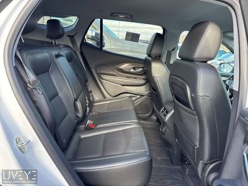 Used 2023 GMC Terrain SLT image 4