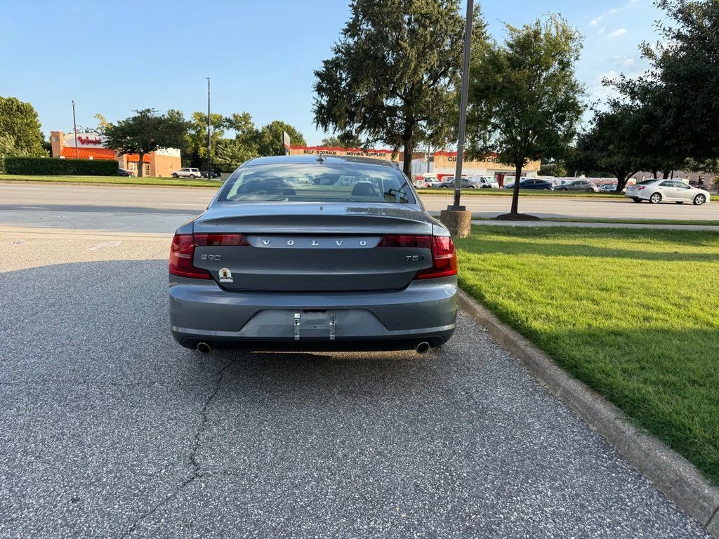 Used 2018 Volvo S90 T5 Momentum w/ Convenience Package AWD/4WD image 4