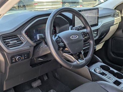 Used 2023 Ford Escape SE FWD image 29