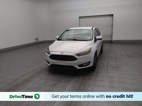 Used 2017 Ford Focus SE FWD image 1