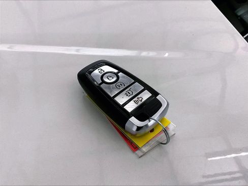 Used 2021 Ford Edge ST-Line image 9