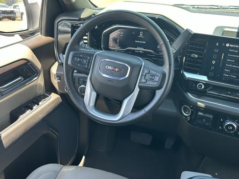 Certified 2025 GMC Sierra 1500 SLT AWD/4WD image 15