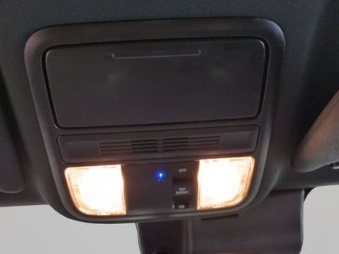 Used 2022 Honda Pilot Sport image 32