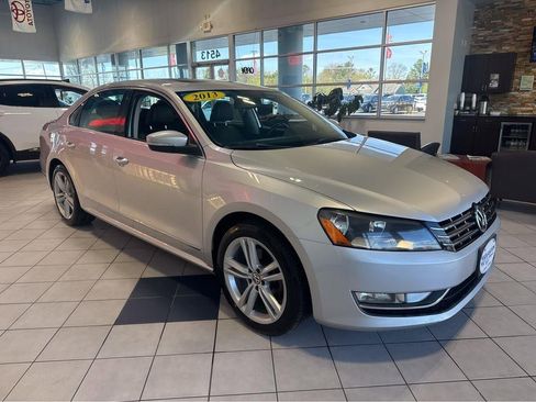 Used 2013 Volkswagen Passat 2.5 SEL Premium FWD image 1