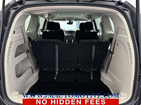 Used 2023 Chrysler Voyager LX image 17