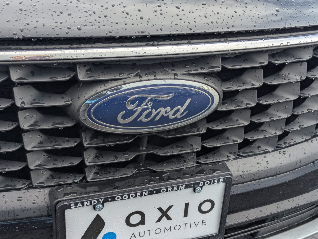 Used 2025 Ford Escape Active AWD/4WD image 11