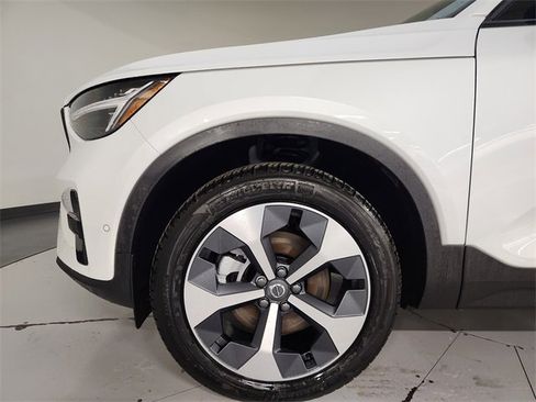 New 2026 Volvo XC40 B5 Plus w/ Protection Package Premier image 10
