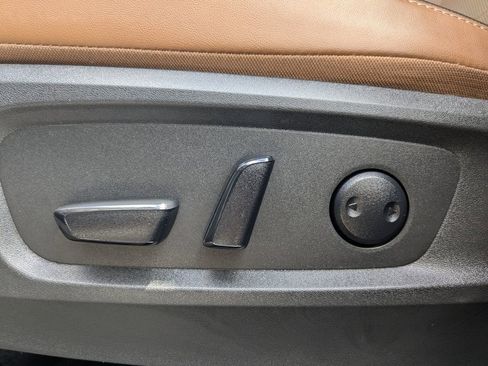 Used 2024 Nissan Pathfinder Platinum w/ Cargo Package FWD image 25