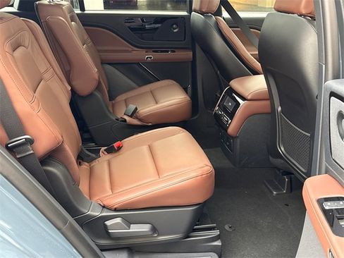 New 2026 Lincoln Aviator Reserve image 12